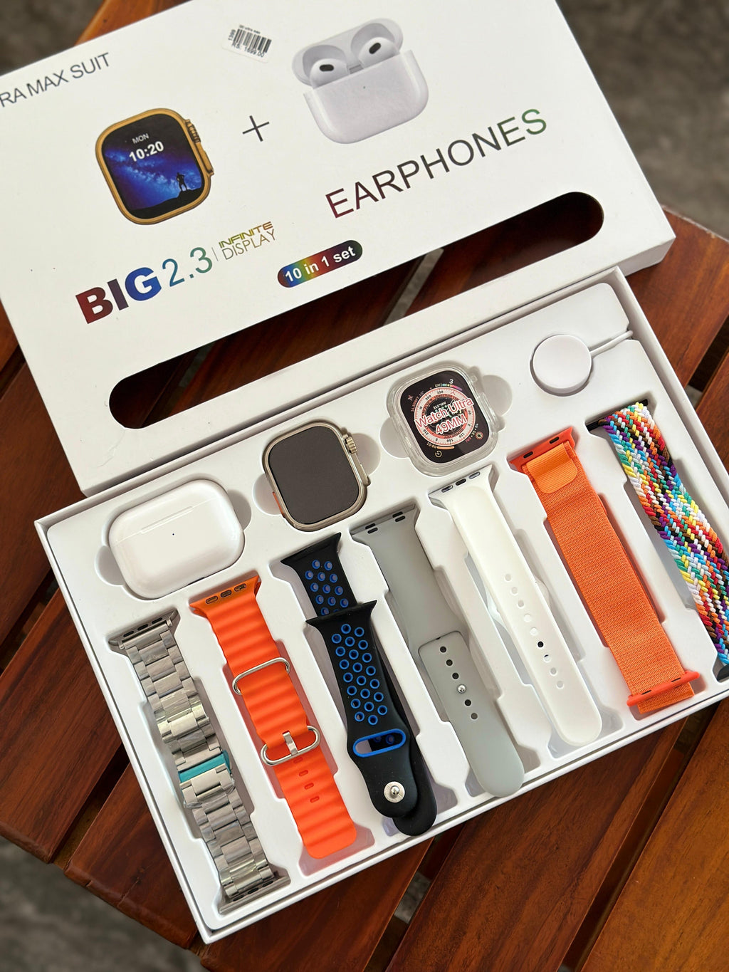 Big 2.3 Infinity Display 10 IN 1 Smart Watch White Edition Combo With Earbuds